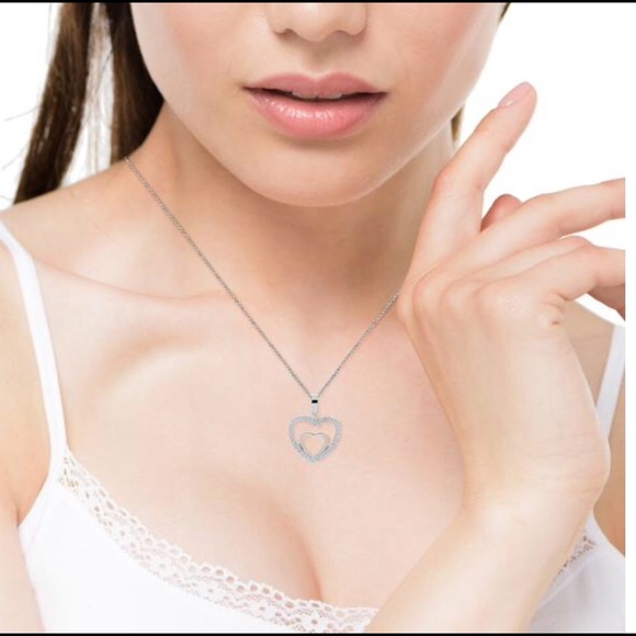 💝WHITE GOLD DOUBLE HEART PENDANT NECKLACE. - Picture 2 of 4